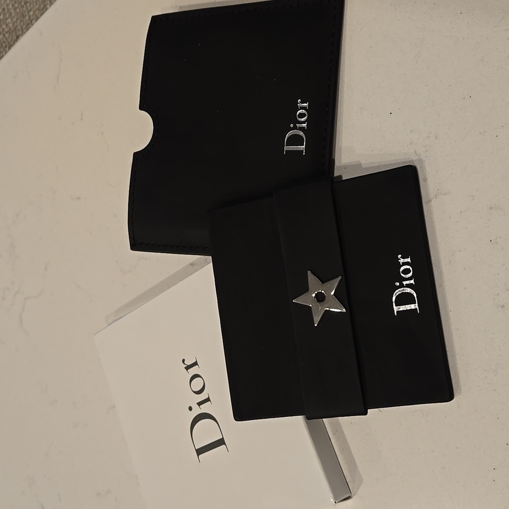 New in box Authentic DIOR Mirror Vip black Mirror w/ case pouch 3x3 In